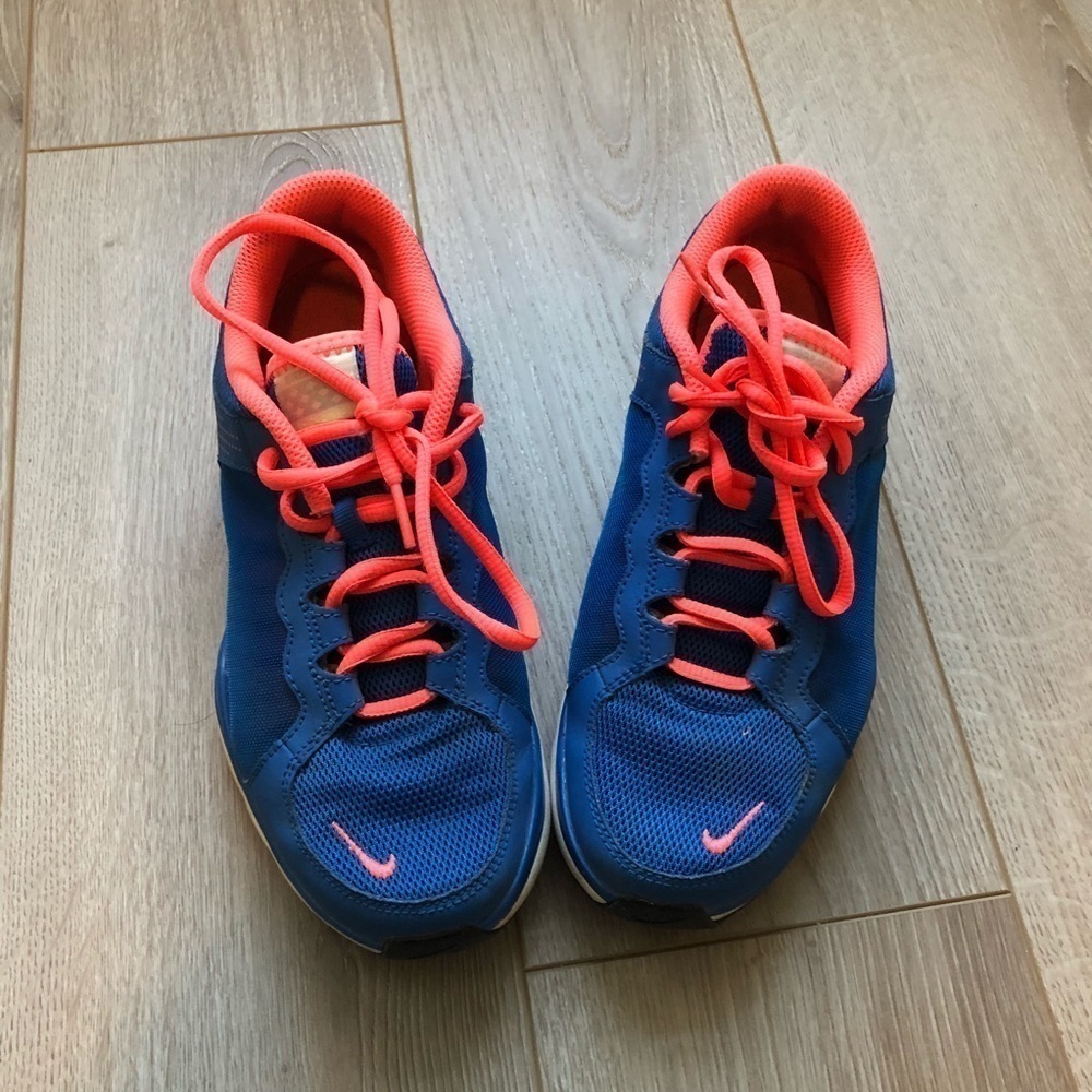 Nike sneakers sz 7.5 blue and orange